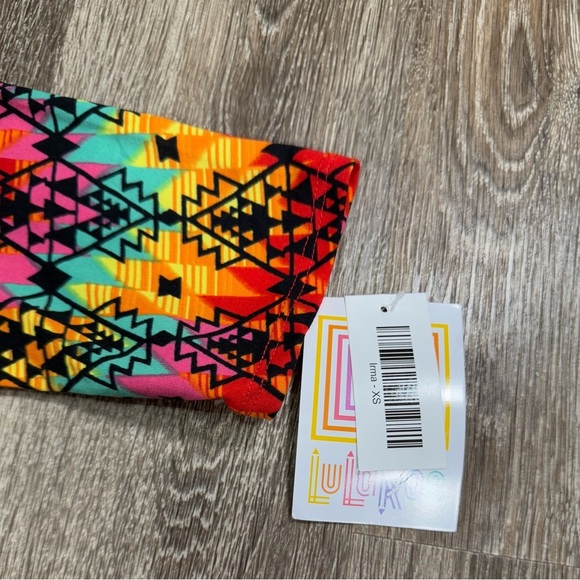 Lularoe Blouse SzXS Irma Aztec Geometic red yellow teal Boho Retro Festival - Picture 4 of 4